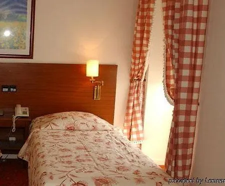 Centro Saldanha מלון 2*